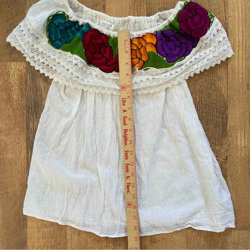 Mexican Handmade Embroidered Off or On Shoulder Top - Picture 6 of 6